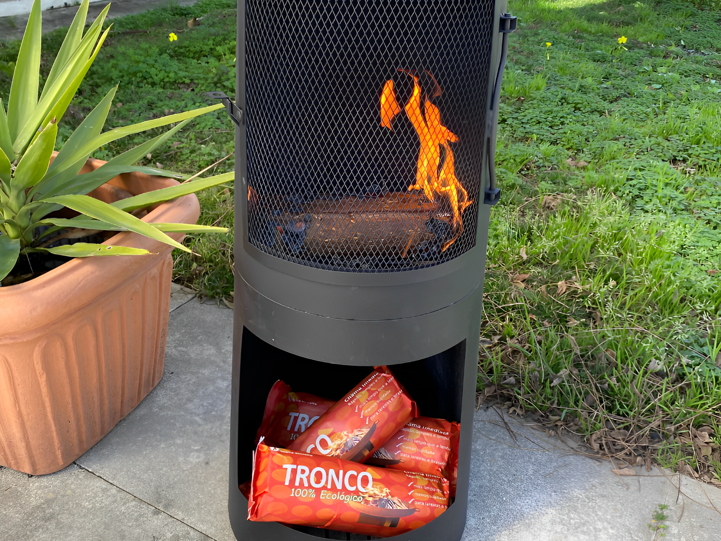 Leña de combustión instantánea para chimeneas, braseros y barbacoas 1kg Chama Vermelha